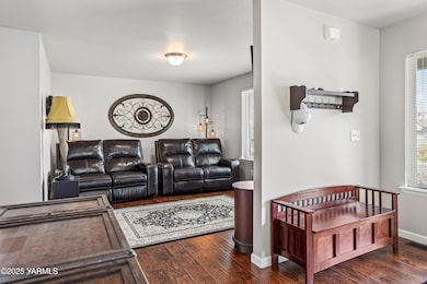 1700 W 1st Ave, Selah, WA 98942 - photo 4