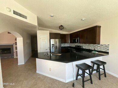 415 Mercer Ln, Horizon City, TX 79928 - photo 6