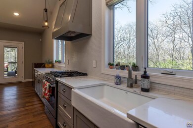 6939 SW 44th St, Topeka, KS 66610 - photo 7