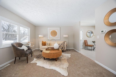 10-web-or-mls-3311 Sundale Rd-10
