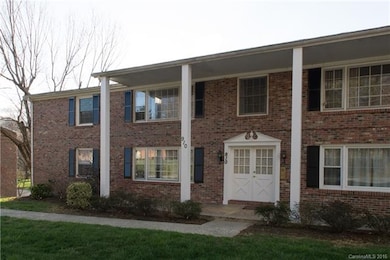 910 20 Brookside Camp Rd unit 20, Hendersonville, NC 28792 - photo 2