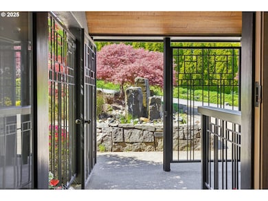 4260 SW Mcdonnell Terrace, Portland, OR 97239 - photo 3