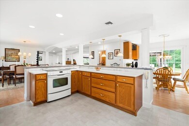 46 Sebbins Pond Dr, Bedford, NH 03110 - photo 7