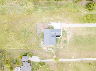 300 Gregory St, Weatherford, TX 76087 - photo 2