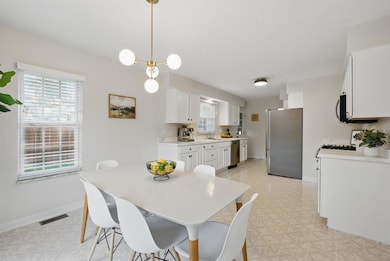 Kitchen Eating Space
