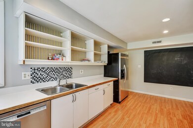 1471 Crofton Pkwy, Crofton, MD 21114 - photo 3