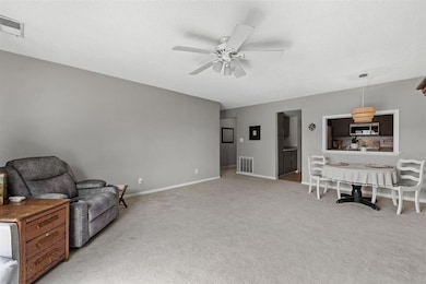 130 Thompson Dr SE unit 320, Cedar Rapids, IA 52403 - photo 5