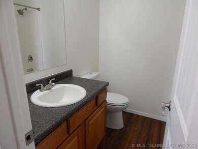 267 W Fairlane Place, Sapulpa, OK 74066 - photo 6