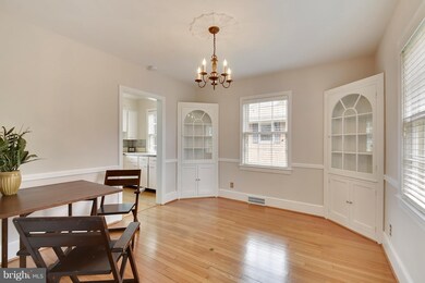 3712 Kenilworth Driveway, Chevy Chase, MD 20815 - photo 5