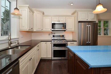81 Langdon St unit 1, Portsmouth, NH 03801 - photo 2
