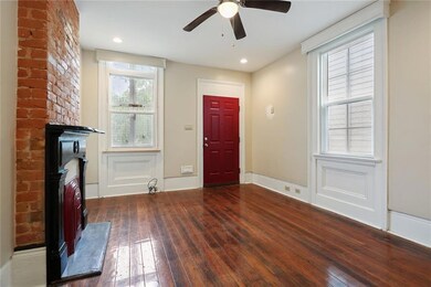 2116 view of front door from hallway