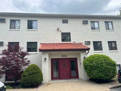 320 Fellsview Terrace unit 326, Stoneham, MA 02180 - photo 2