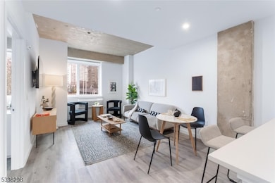 10 Commerce Ct unit 3C, Newark, NJ 07102 - photo 5