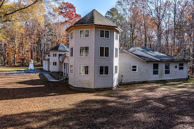 1741 Taylors Creek Rd, Weems, VA 22576 - photo 7