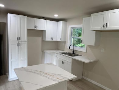 3211 Thrasher Cir, Decatur, GA 30032 - photo 2