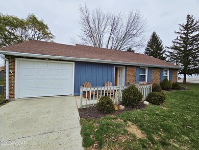 802 Primrose Dr, Wapakoneta, OH 45895 - photo 4