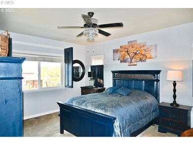 792 SE Dacotah Ct, Madras, OR 97741 - photo 6