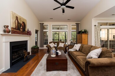 2422 West Oak Bridge Way NE-large-007-9-
