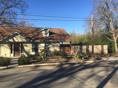 322 W Park St, Fredericksburg, TX 78624 - photo 2