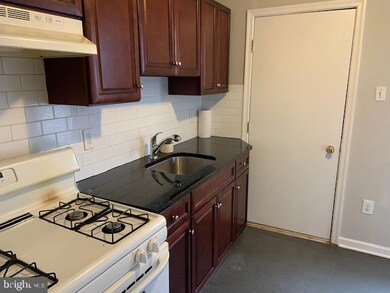 923 Lawrence Ave, Darby, PA 19023 - photo 4