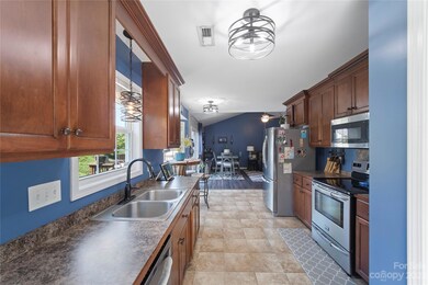 3012 Hereford Ln, Dallas, NC 28034 - photo 7