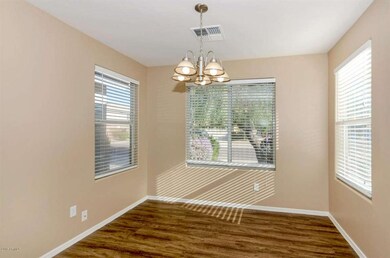 5. EAT IN KITCHEN DINING AREA