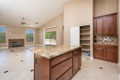 007_Kitchen to Family Room