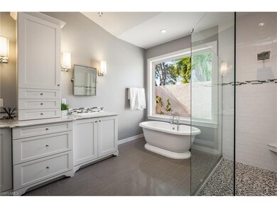 Natural daylight and very high Ceilings are the fi