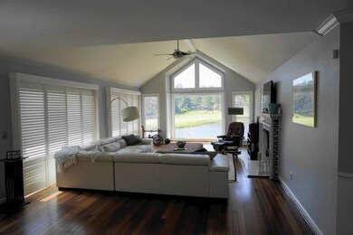 4 Squires Lane living room1
