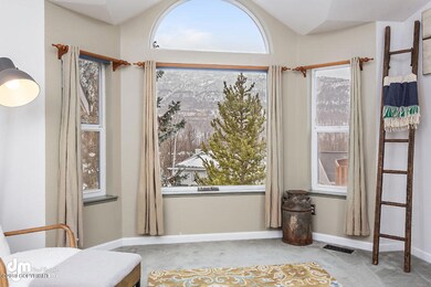 Living Room 0937-SMALL