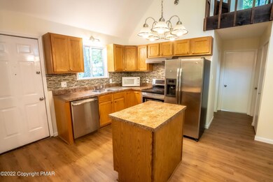 144 Clifton Dr, Bushkill, PA 18324 - photo 6