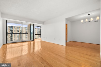 The Brittany unit 910, Arlington, VA 22204 - photo 4