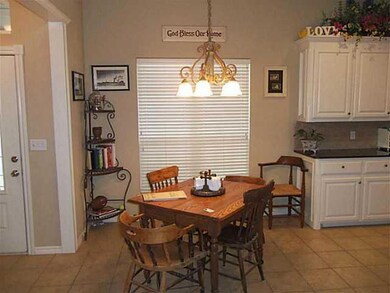 Dining Room. Great eathing area with large window. So nice!