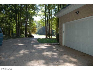 Exterior Front - The estate-length aggregate drive