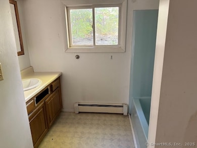 41 Spring St, Willimantic, CT 06226 - photo 3