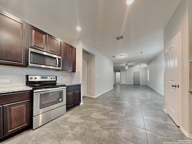 125 Buttercup Bend, New Braunfels, TX 78130 - photo 5