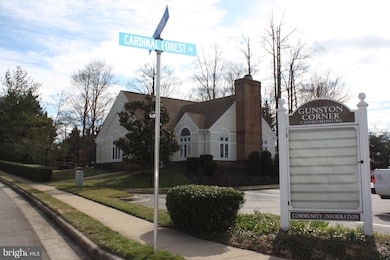 8248 Catbird Cir unit 8248D-302, Lorton, VA 22079 - photo 2