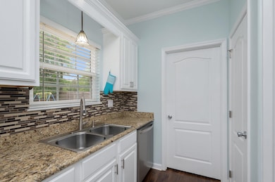 226 E Cypress Ave, Defuniak Springs, FL 32433 - photo 5