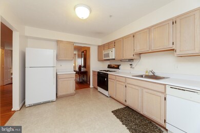 5786 E Boniwood Turn, Clinton, MD 20735 - photo 6