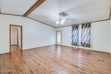 111 Blanco Dr, Youngsville, LA 70592 - photo 4