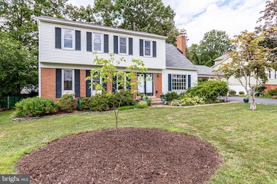 8000 Lake Pleasant Dr, Springfield, VA 22153 - photo 4