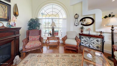 20-Circle-Creek-Way-Living-Room(2)