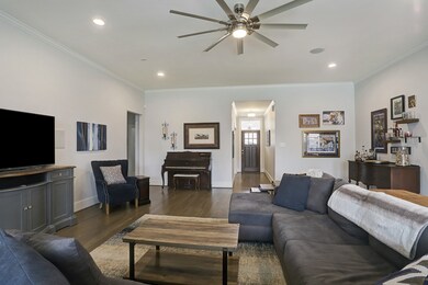 1818 Woodcrest Dr, Houston, TX 77018 - photo 5