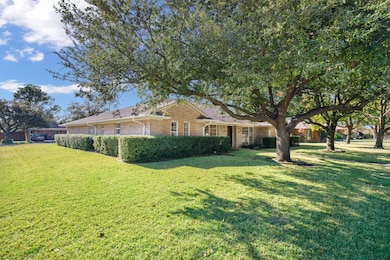 1430 N Trail Dr, Carrollton, TX 75006 - photo 3