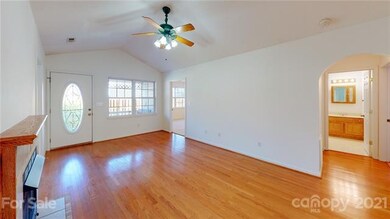 808 Academy St, Asheville, NC 28803 - photo 4