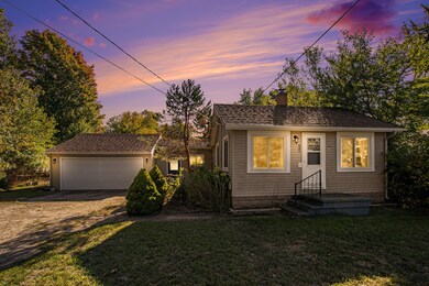 885 Eugene Ave, Norton Shores, MI 49441 - photo 2