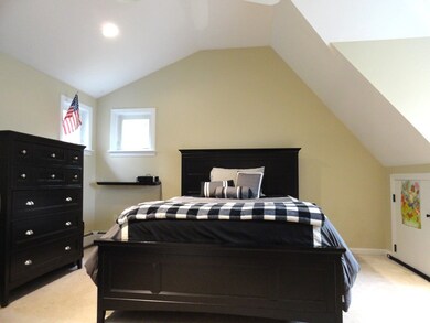 7 Beaver Path, Hudson, NH 03051 - photo 3