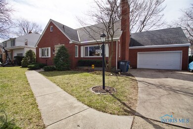 4217 Drummond Rd, Toledo, OH 43613 - photo 2