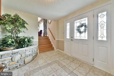 162 Walton Dr, Morrisville, PA 19067 - photo 4