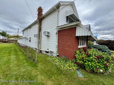 812 E Scott St, Olyphant, PA 18447 - photo 2